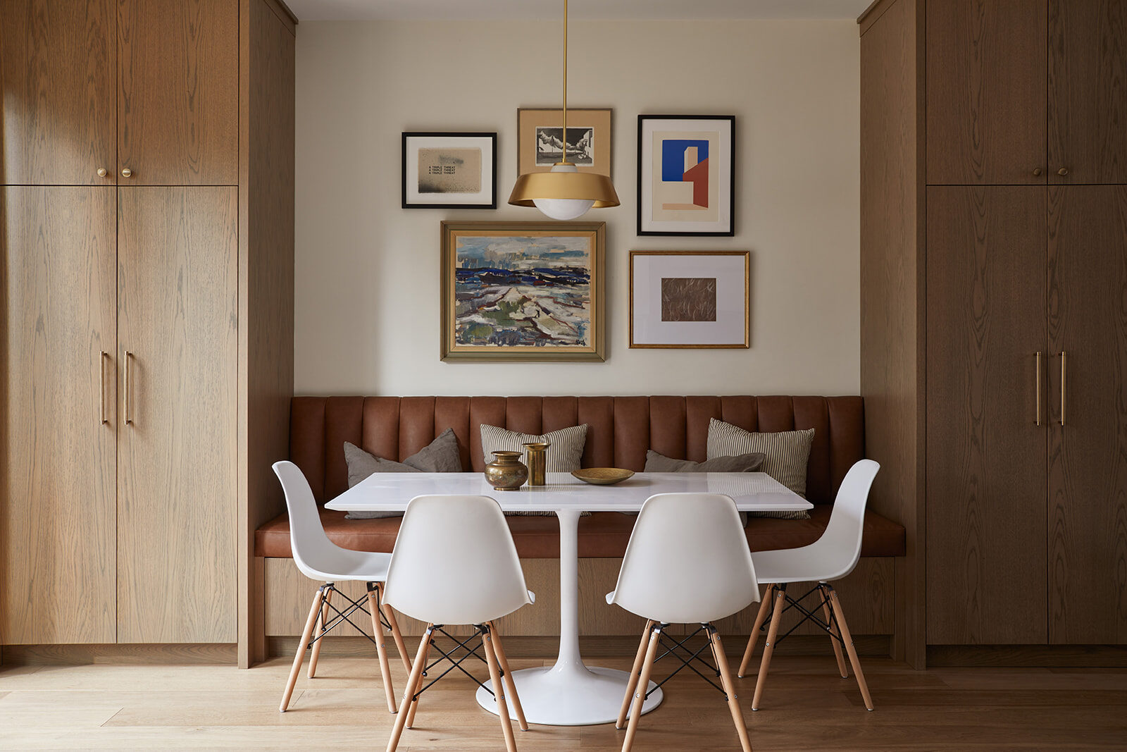 Built-in dining banquette